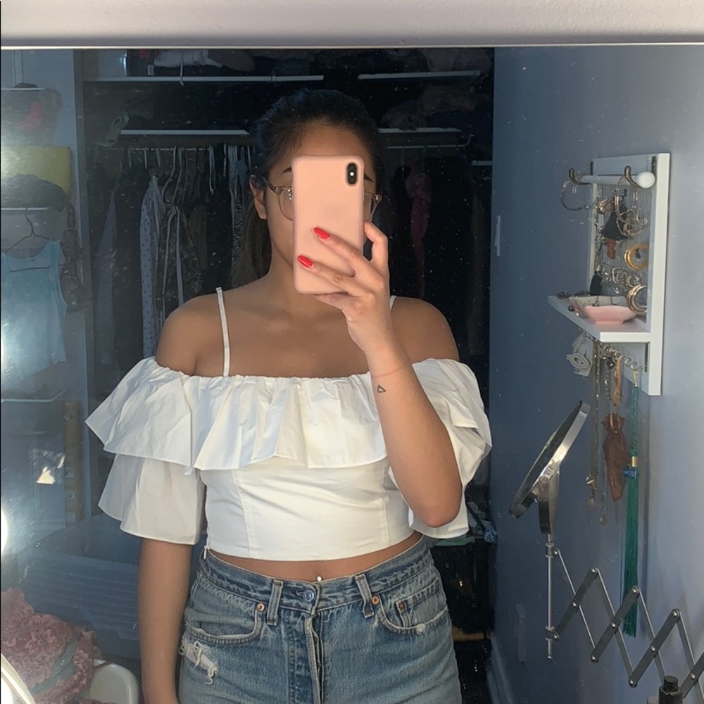 Zara white ruffled top with removable straps